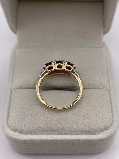 9ct gold garnet and zircon ring