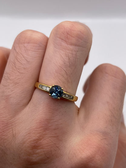 18ct gold aquamarine and diamond ring