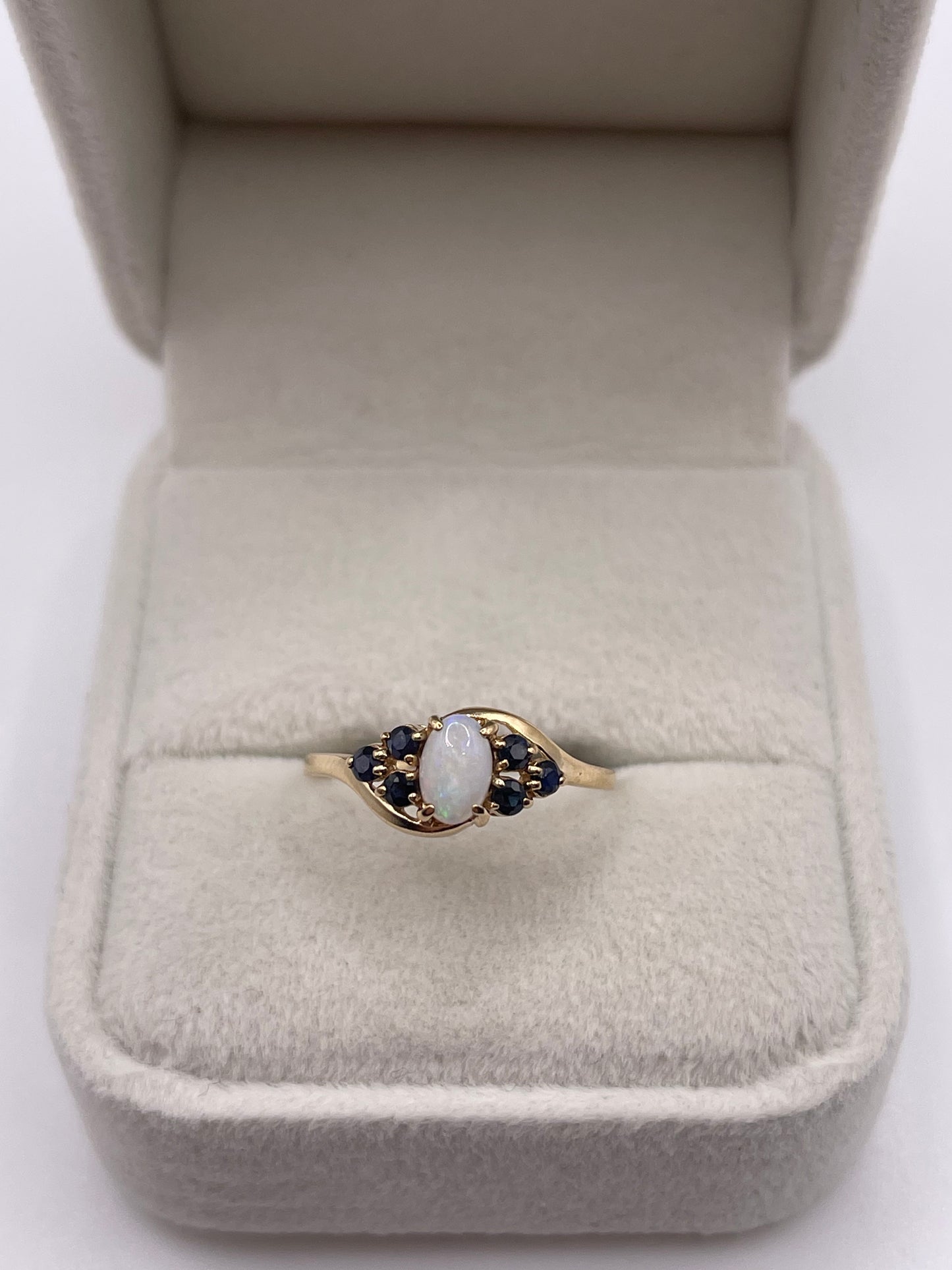 9ct gold opal and sapphire ring