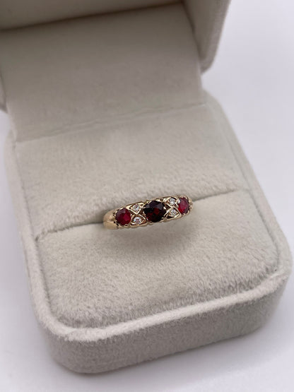 9ct gold garnet and diamond ring