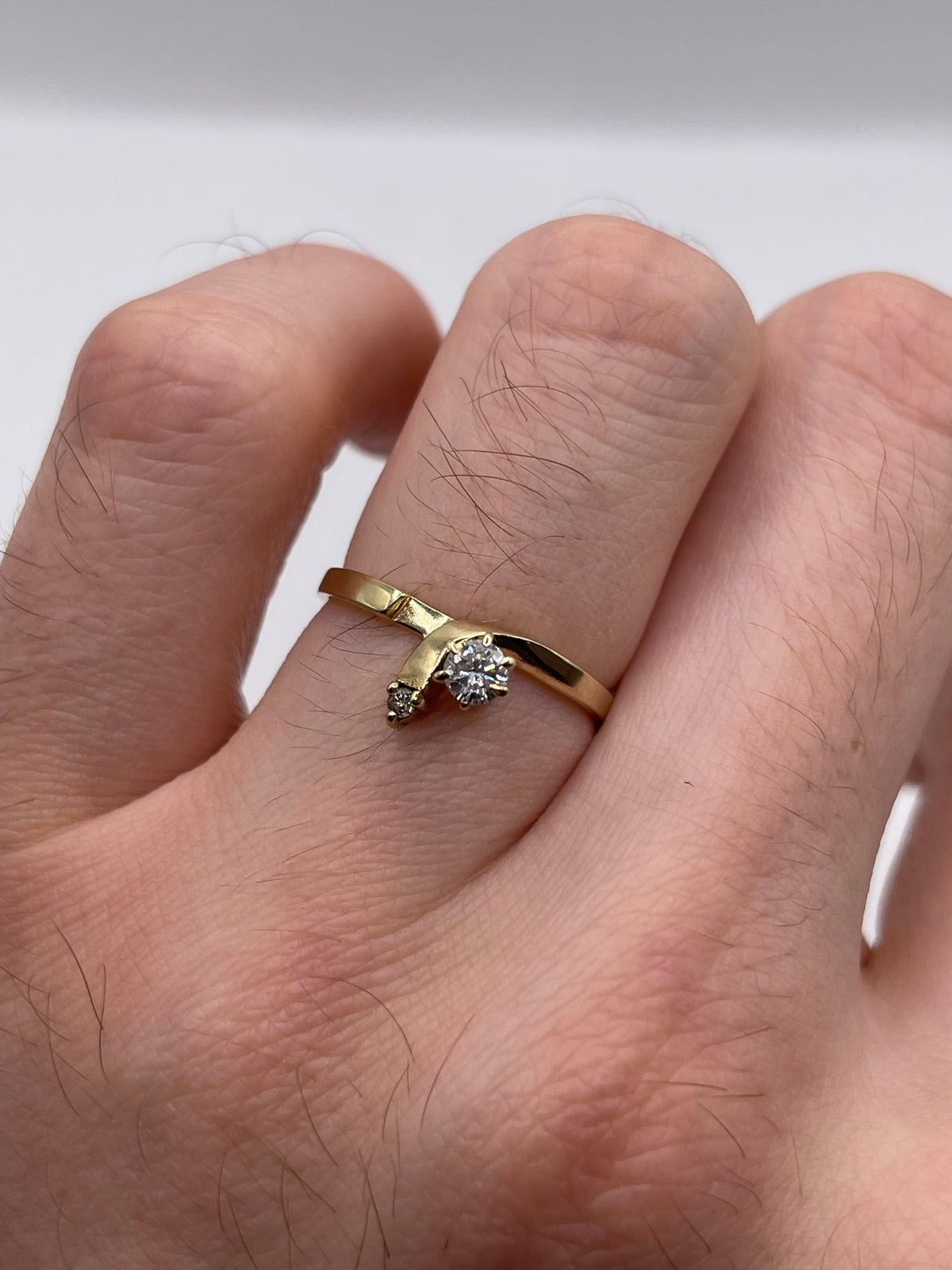 9ct gold diamond ring