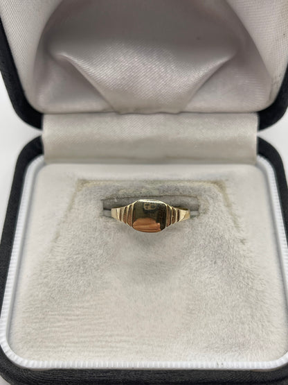 9ct gold signet ring