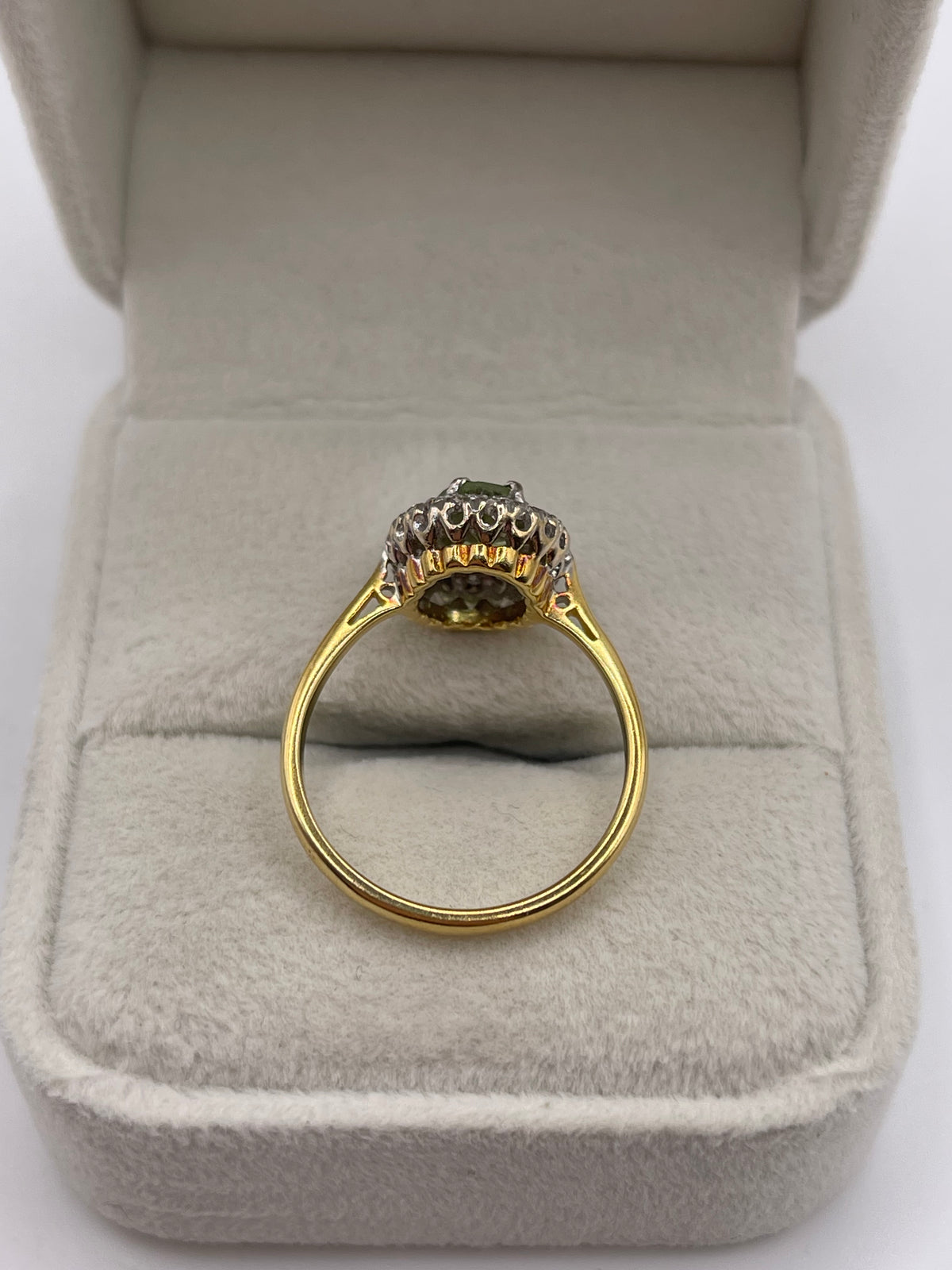 18ct gold peridot and diamond ring