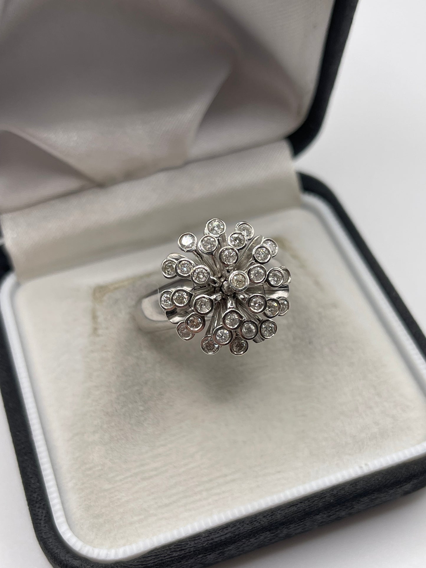 18ct white gold spinning diamond cluster ring