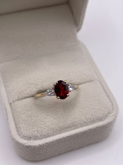 9ct gold garnet and zircon ring