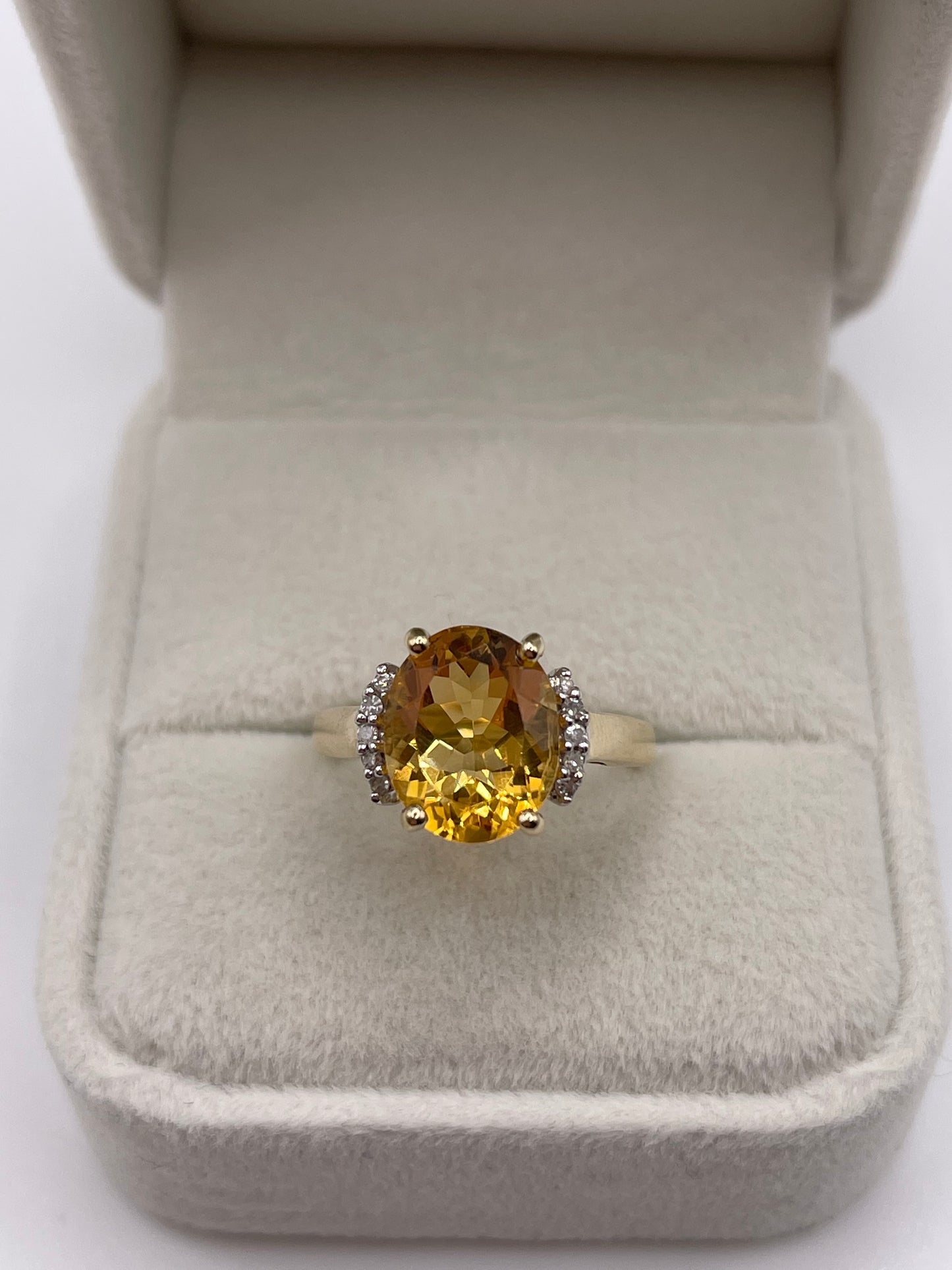 9ct gold citrine and diamond ring