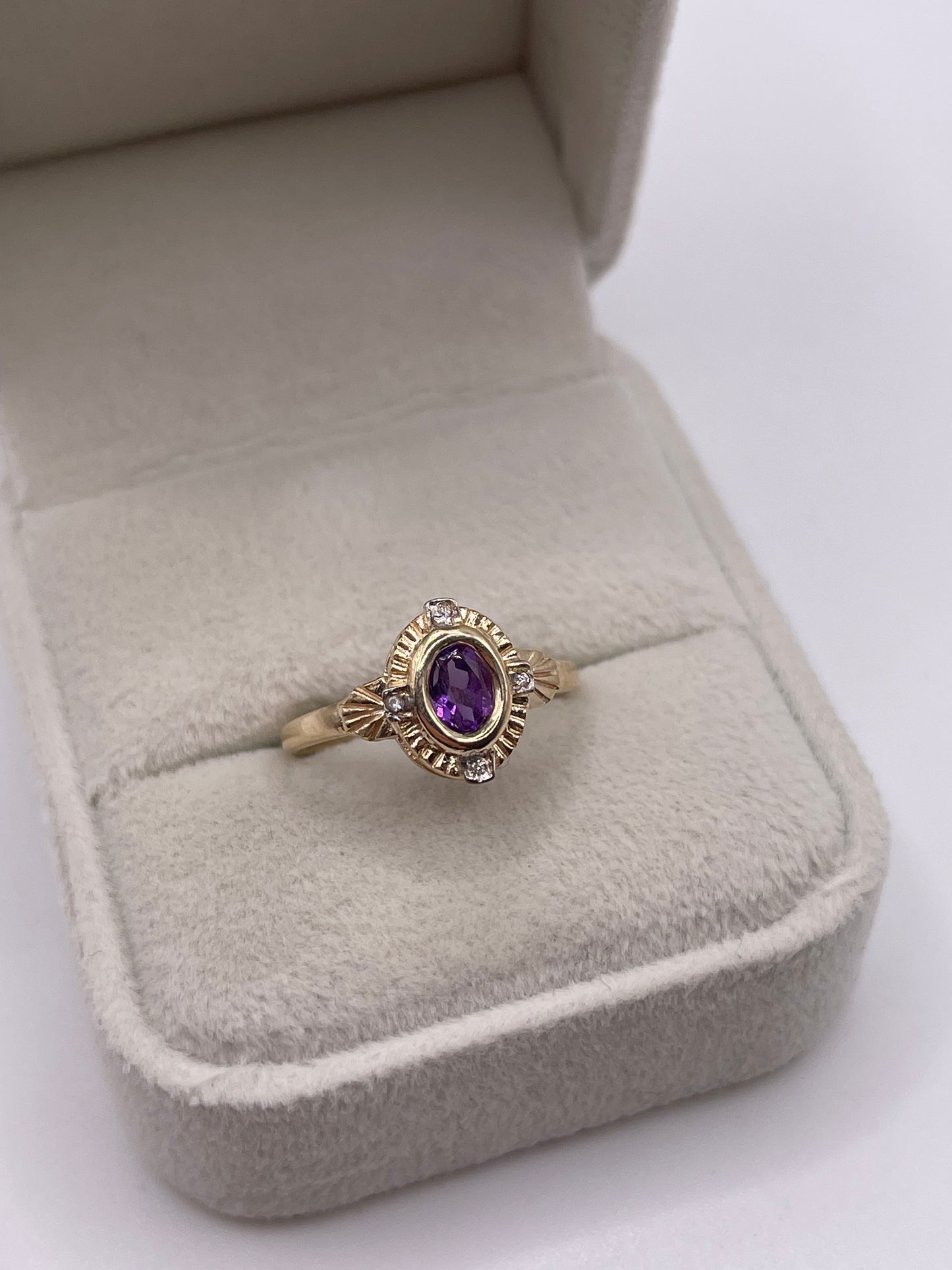 9ct gold amethyst and diamond ring