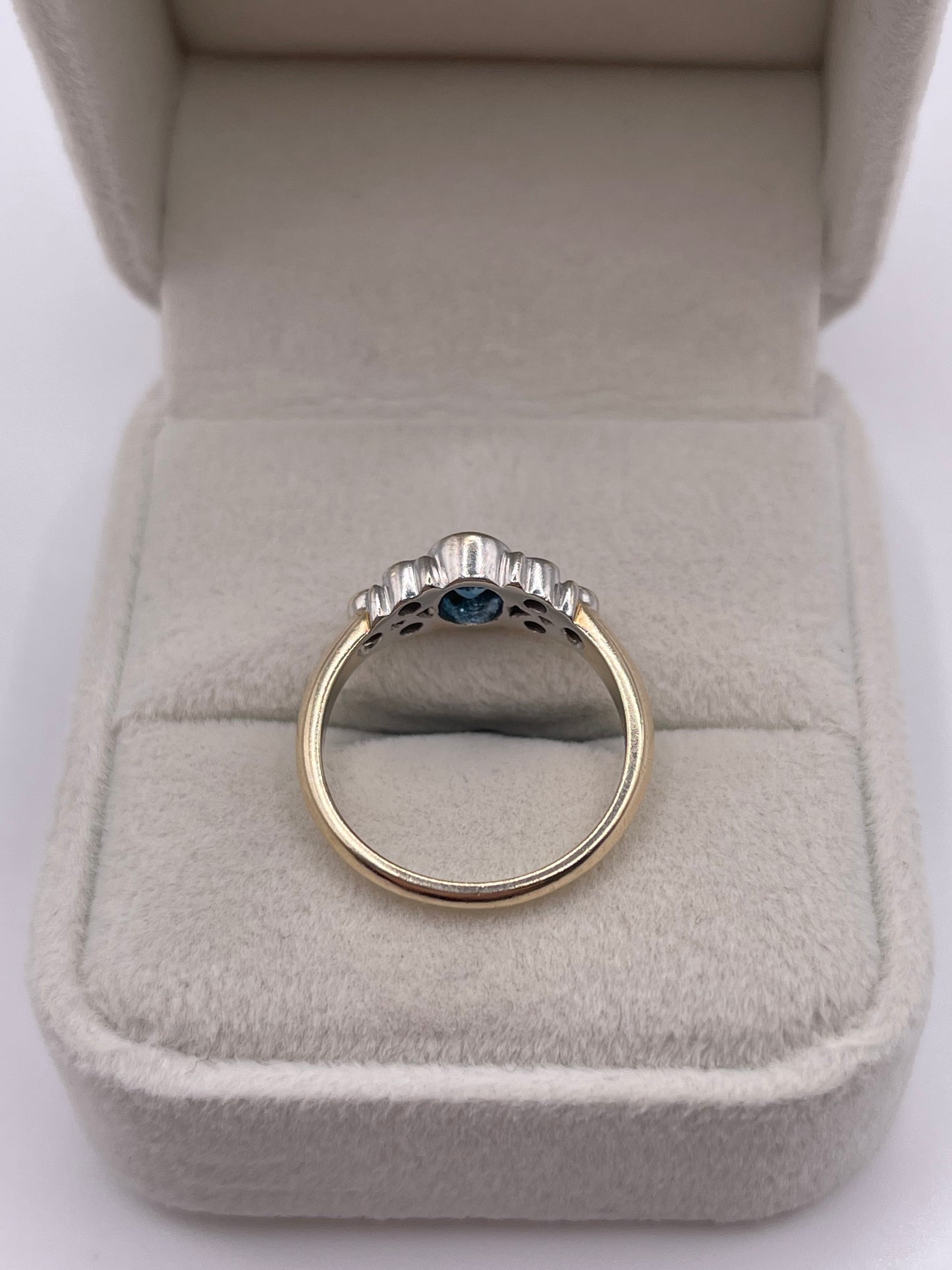 9ct gold blue topaz and diamond ring