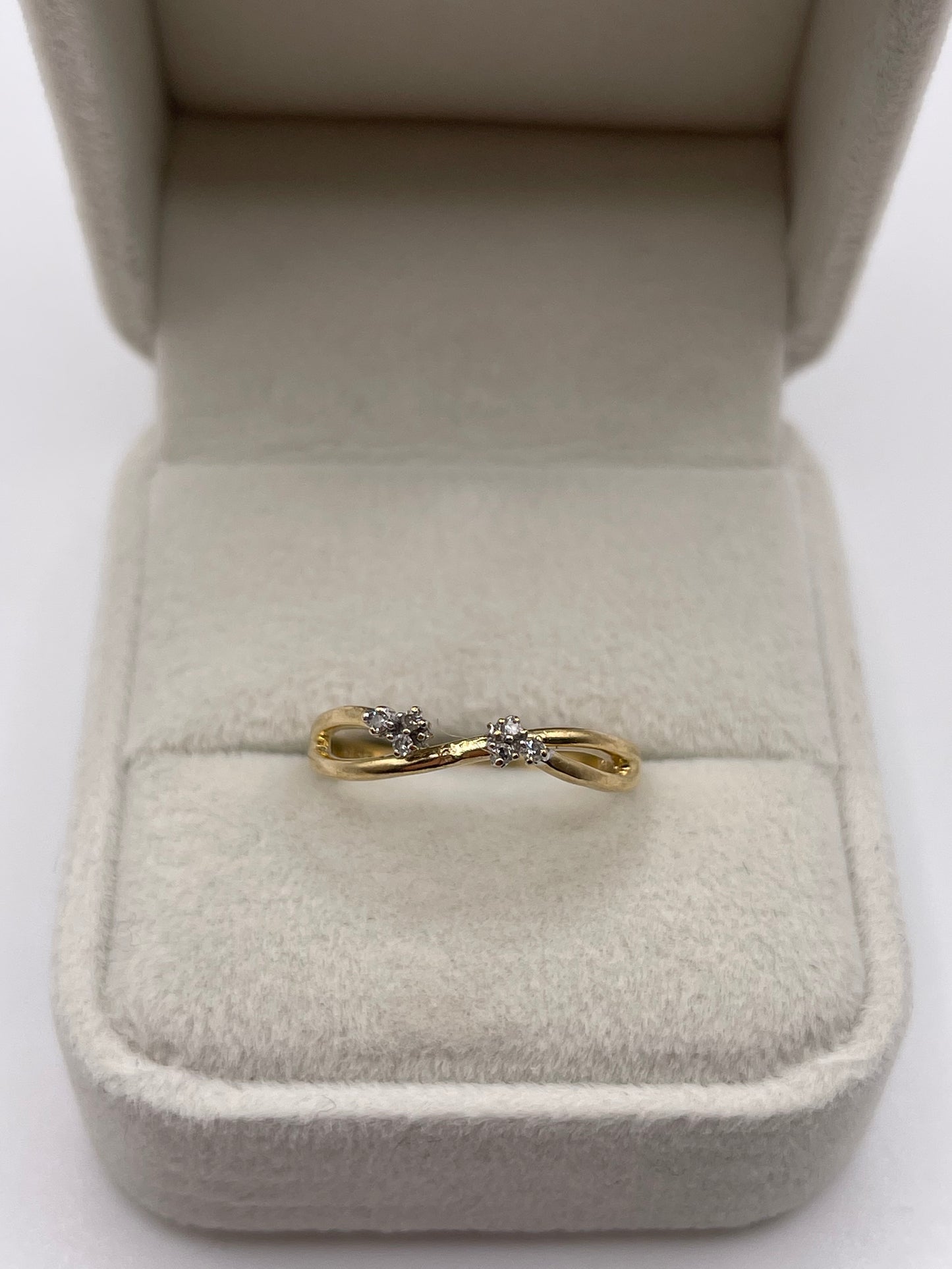 9ct gold diamond ring