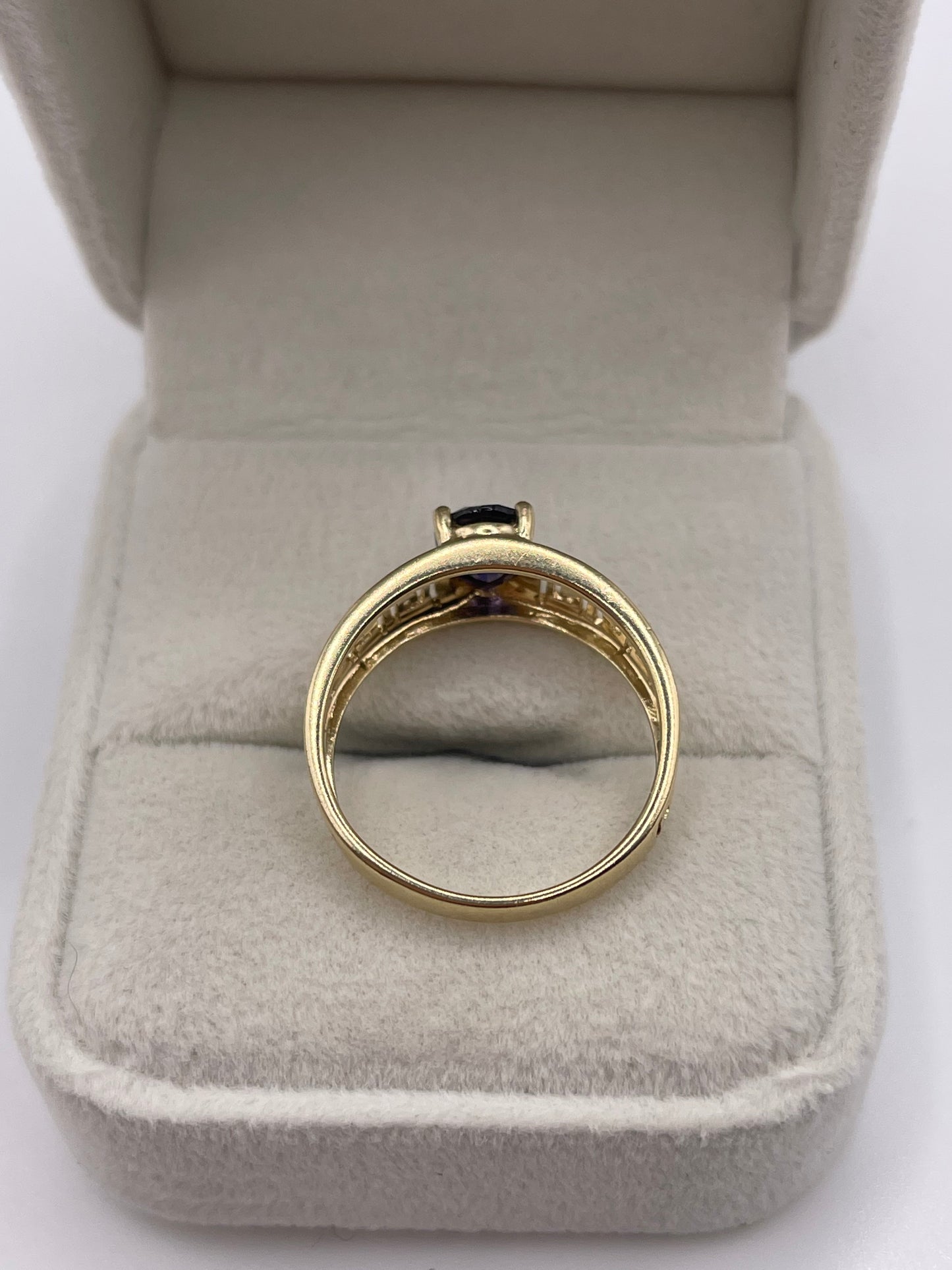9ct gold iolite ring