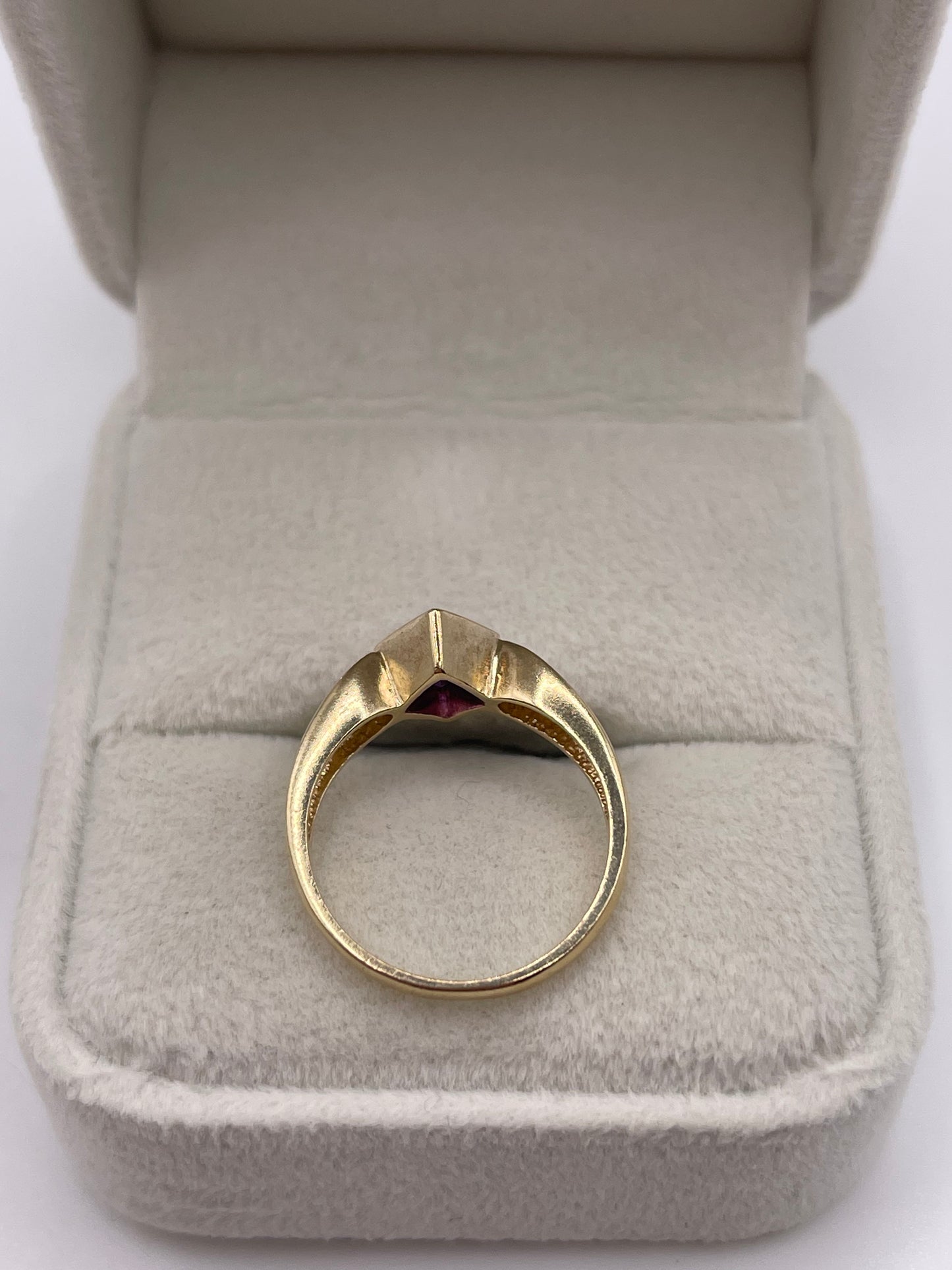 9ct gold amethyst ring