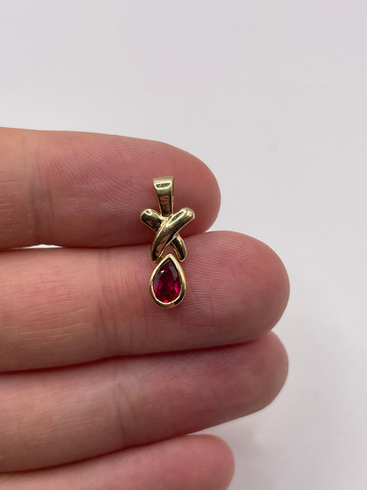 9ct gold synthetic ruby pendant