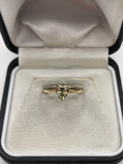 9ct gold quartz ring