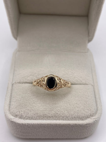 9ct gold onyx ring