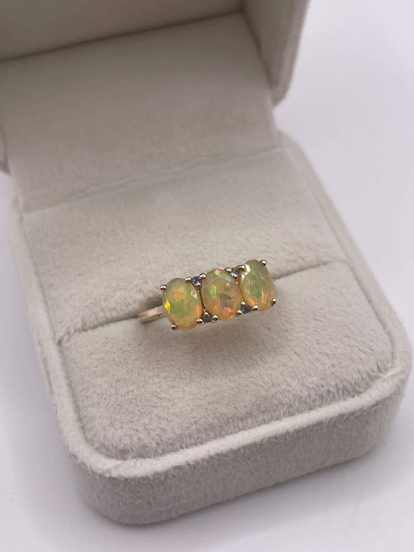 9ct gold opal and alexandrite ring