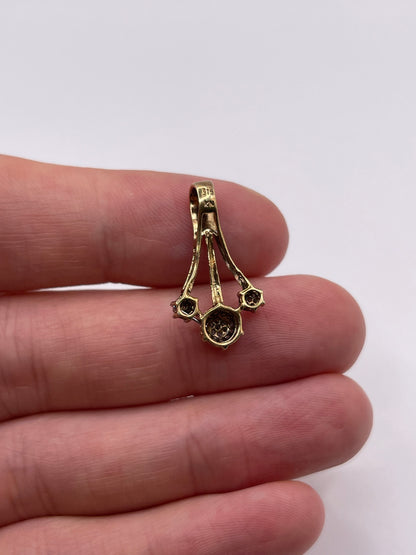 9ct gold diamond cluster pendant