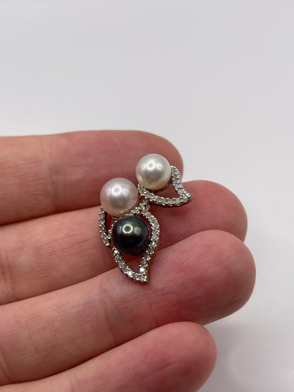 9ct gold pearl and diamond pendant