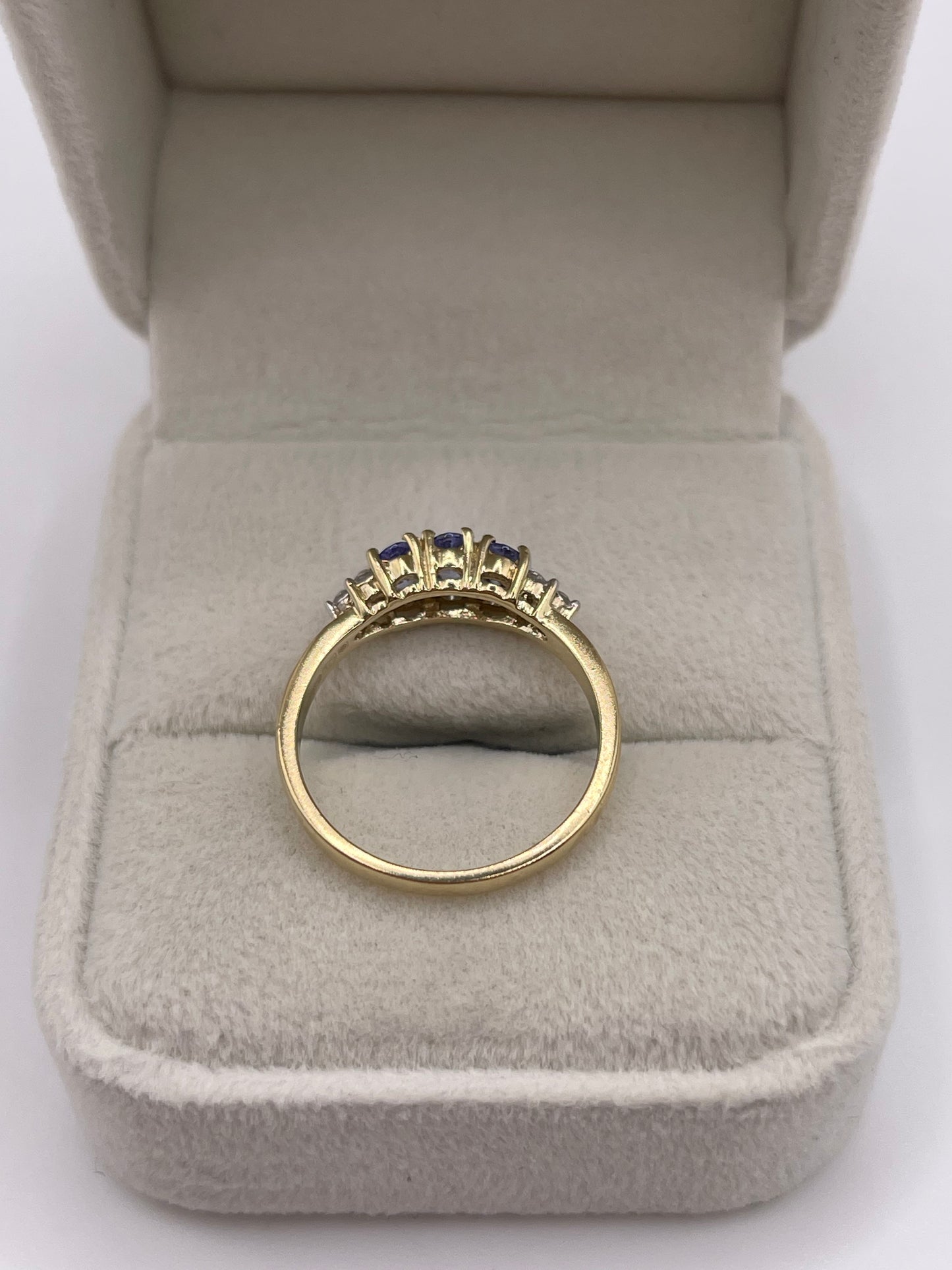 9ct gold tanzanite and diamond ring