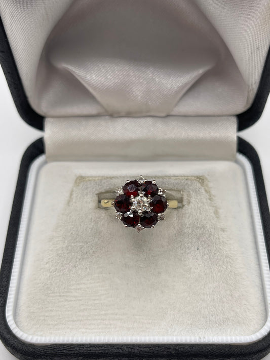 18ct gold garnet and diamond ring