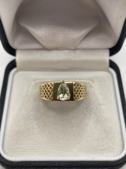 9ct gold quartz ring