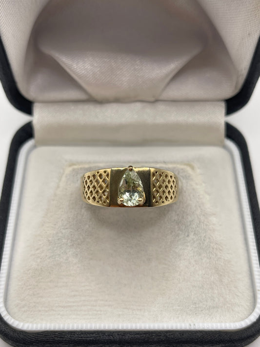 9ct gold quartz ring