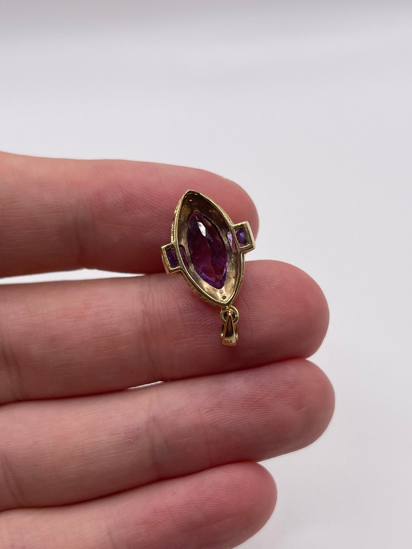 9ct gold amethyst and diamond pendant