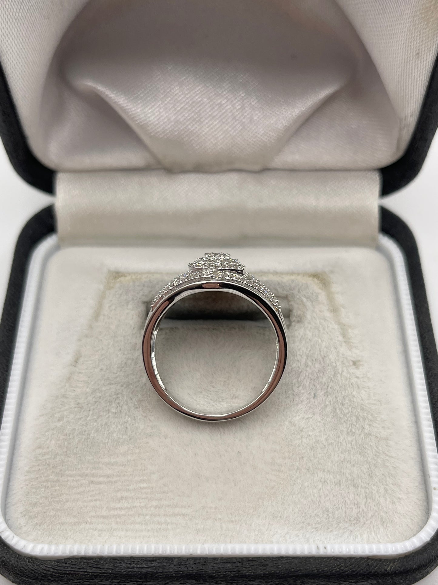 9ct white gold diamond cluster ring