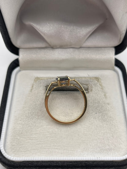 9ct gold tanzanite and diamond ring
