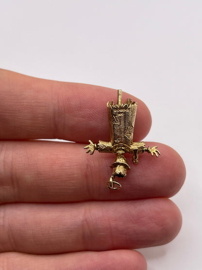 9ct gold scarecrow charm