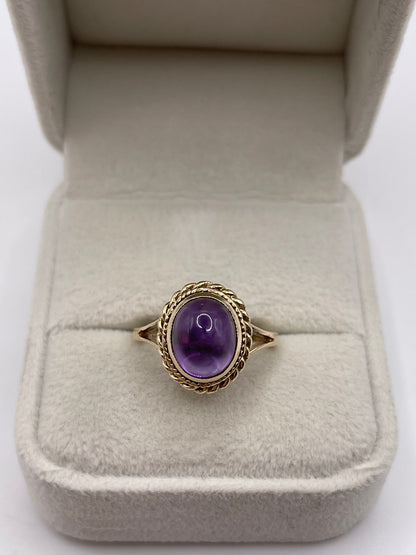 9ct gold cabochon amethyst ring