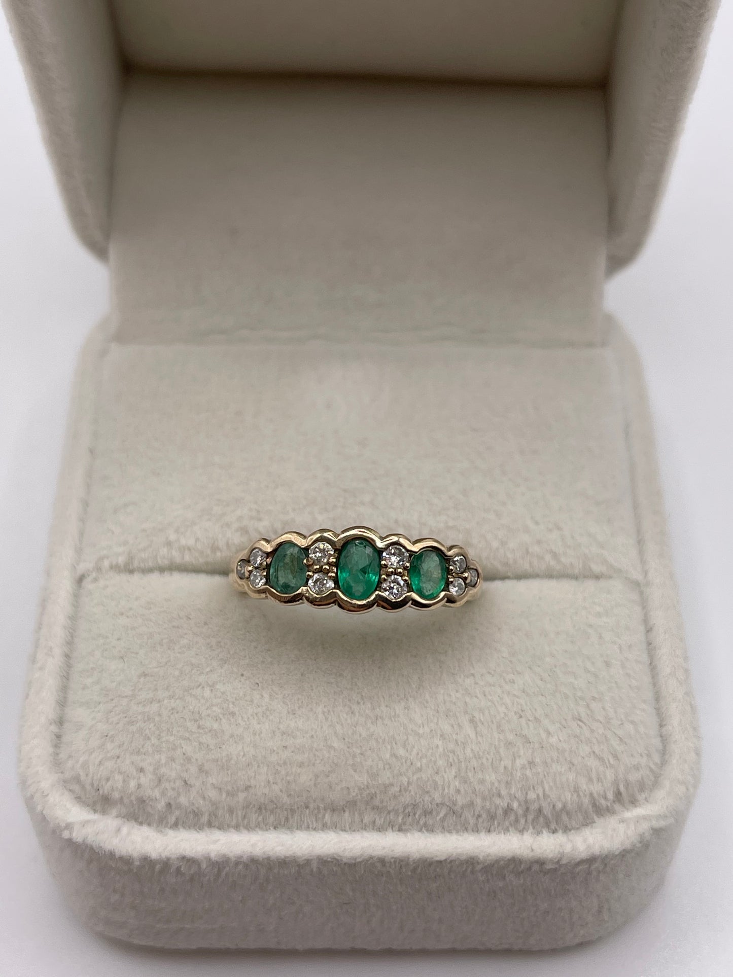 9ct gold emerald and diamond ring