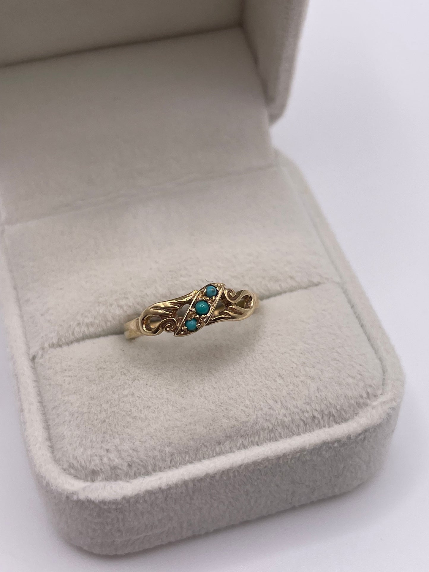 9ct gold turquoise ring
