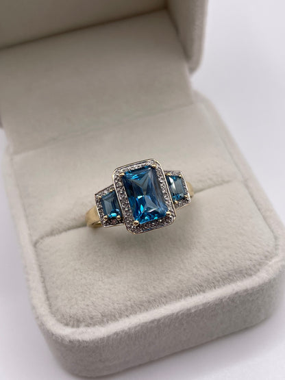 9ct gold topaz and diamond ring