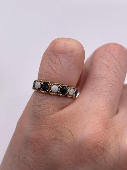 9ct gold sapphire and opal ring