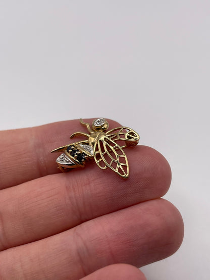 9ct gold sapphire and diamond wasp brooch