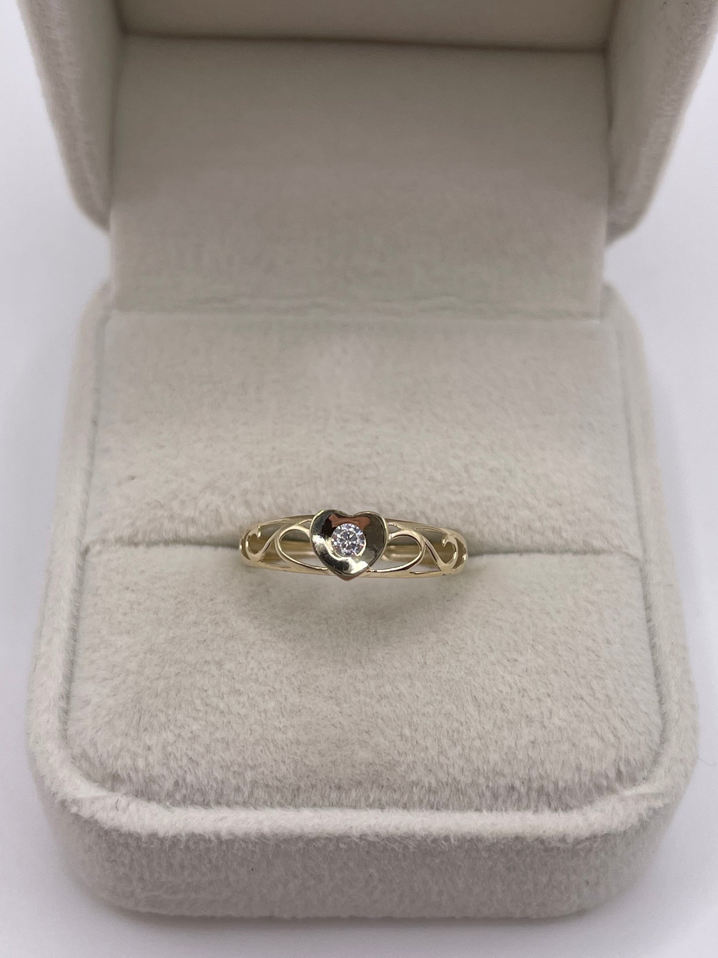 9ct gold cz heart ring