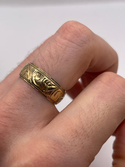 9ct gold patterned band
