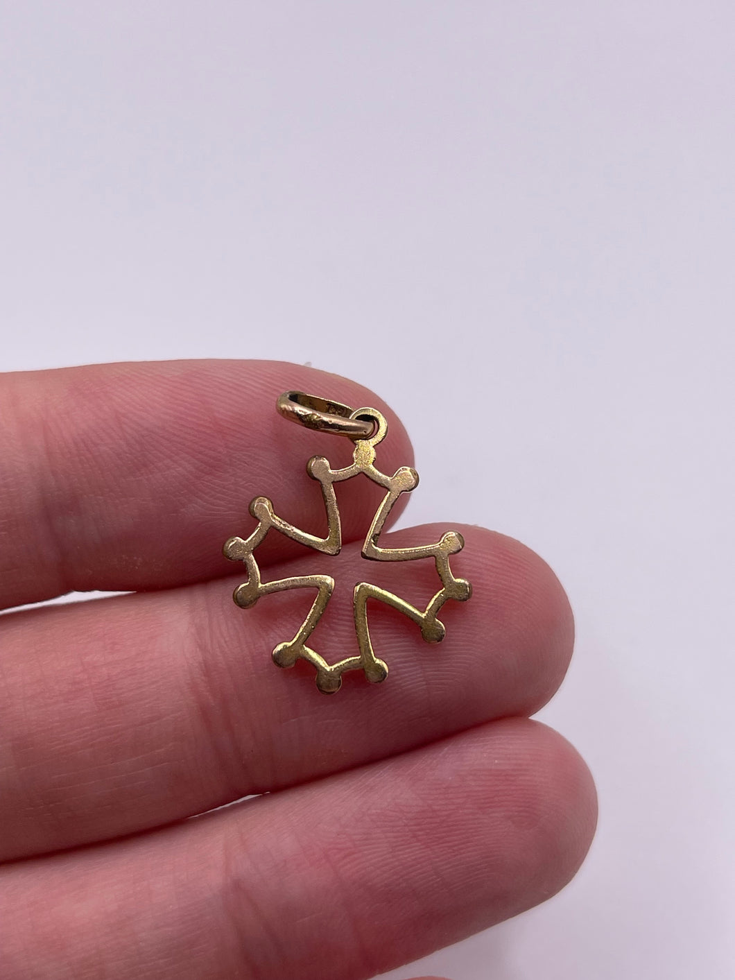 9ct gold cross pendant