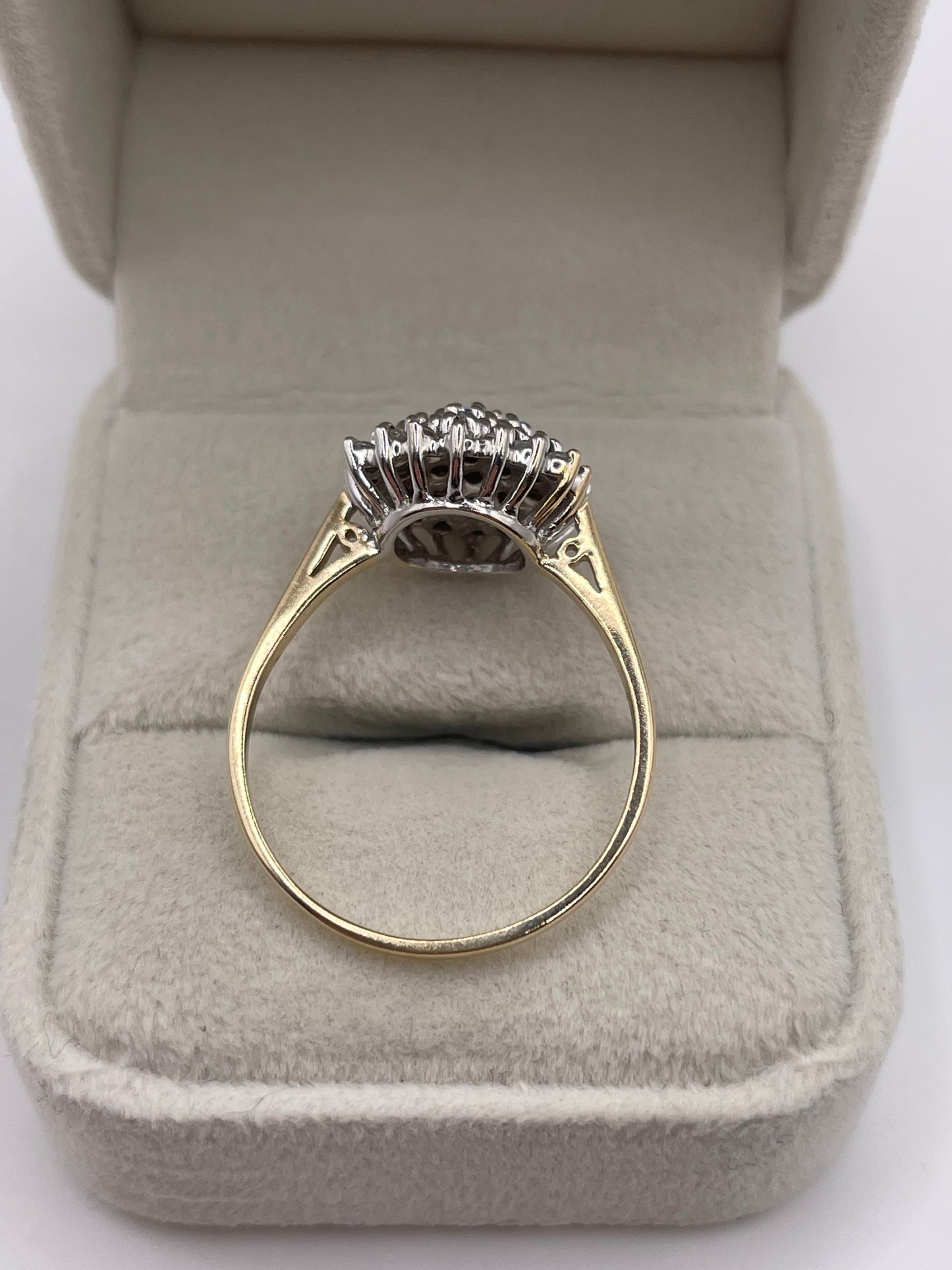 9ct gold diamond cluster ring
