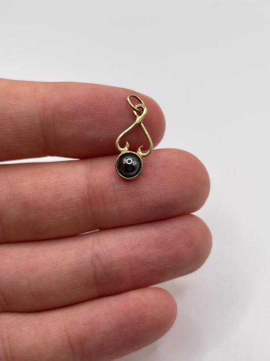 9ct gold hematite pendant