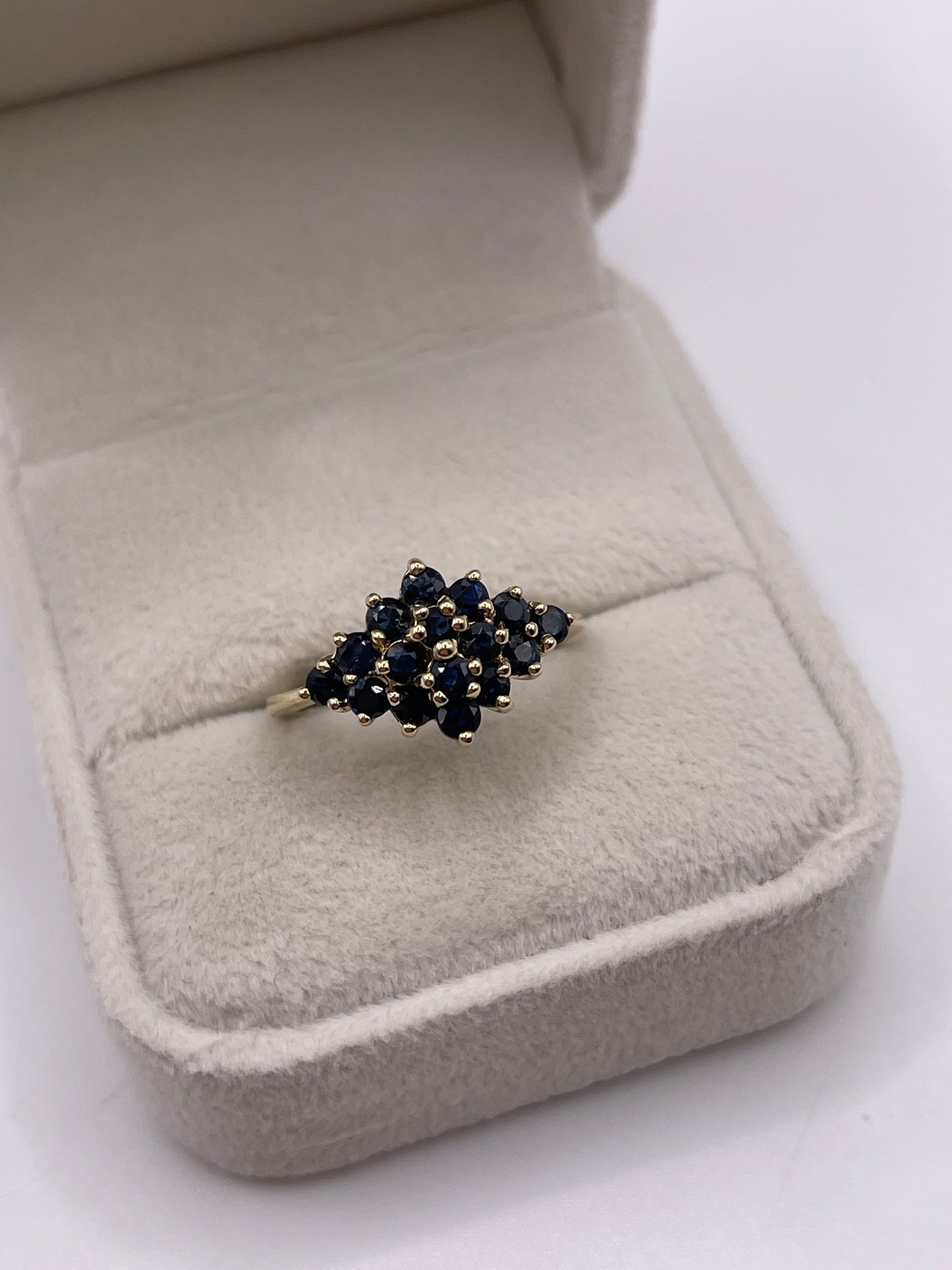 9ct gold sapphire cluster ring
