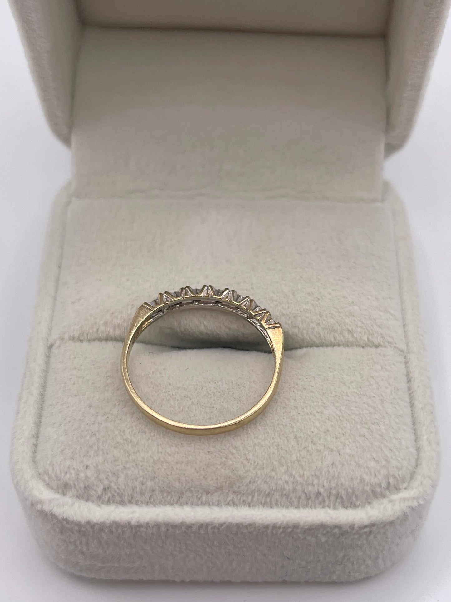 9ct gold diamond ring