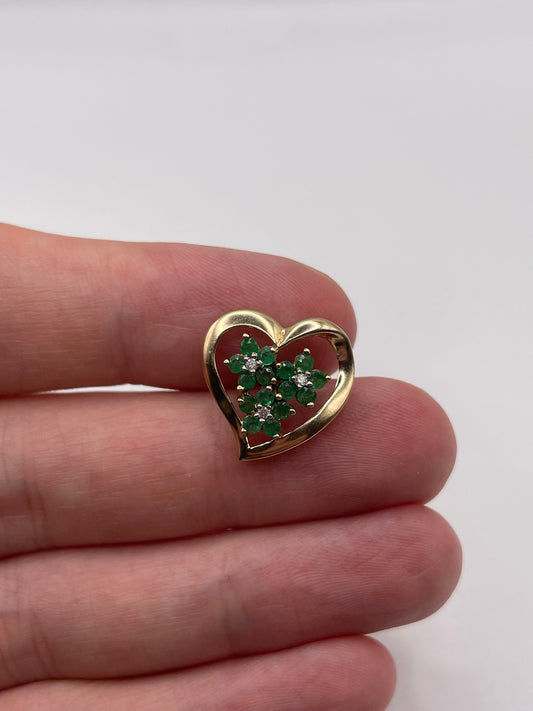 9ct gold emerald and diamond heart pendant