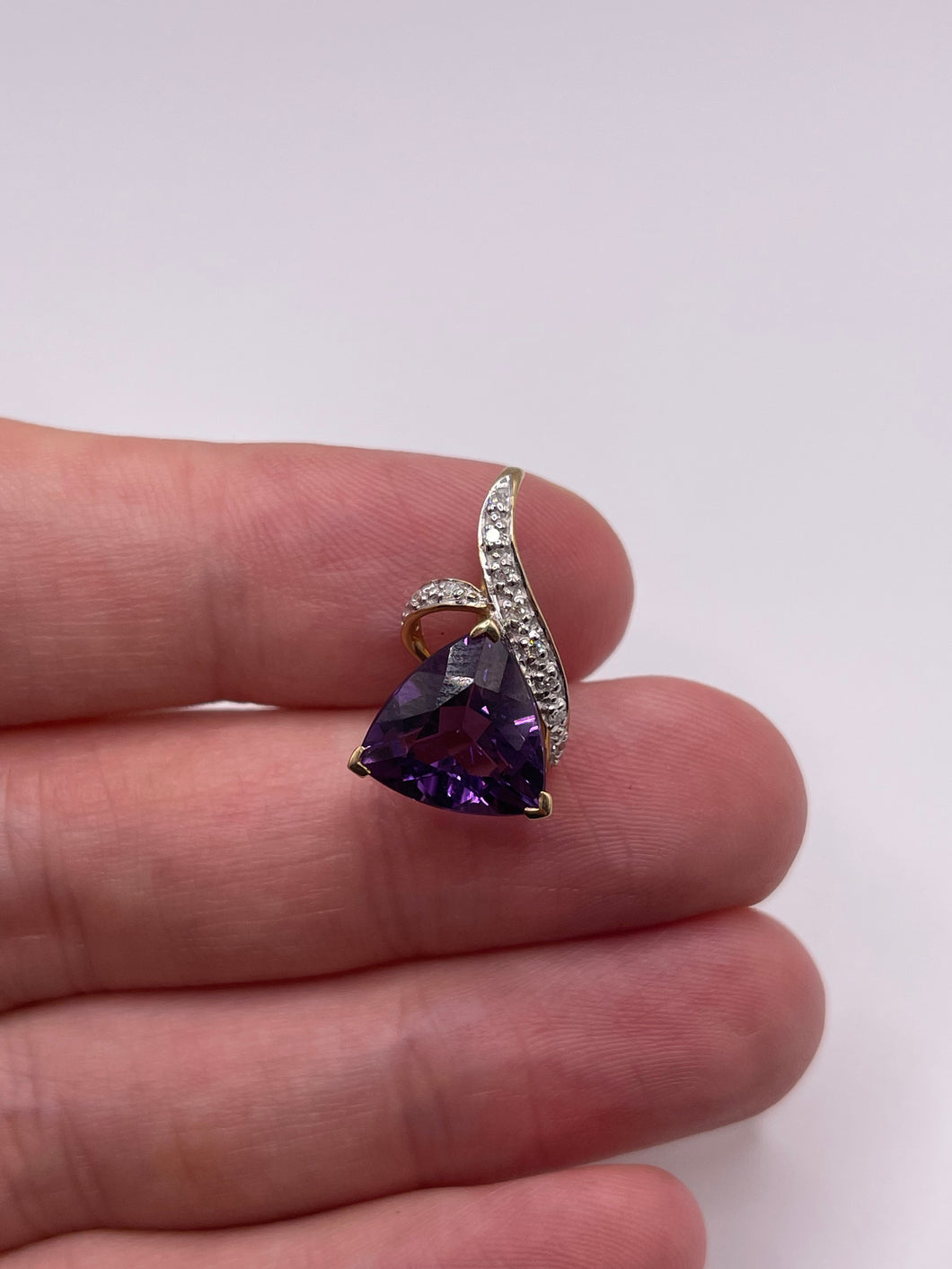 9ct gold amethyst and diamond pendant