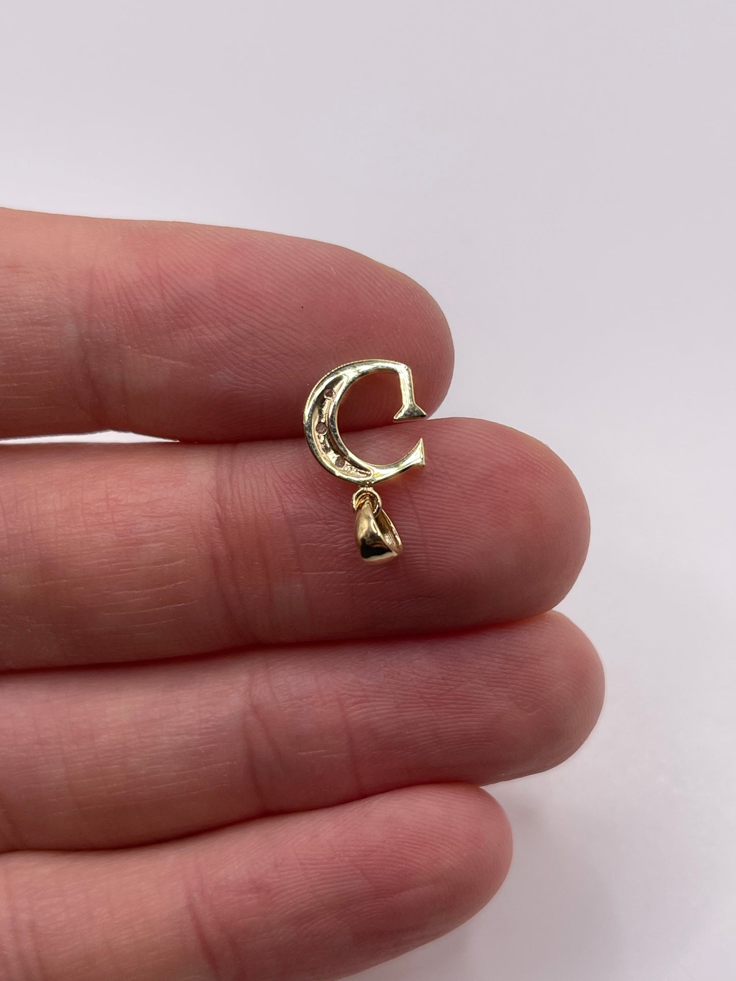 9ct gold diamond initial G pendant