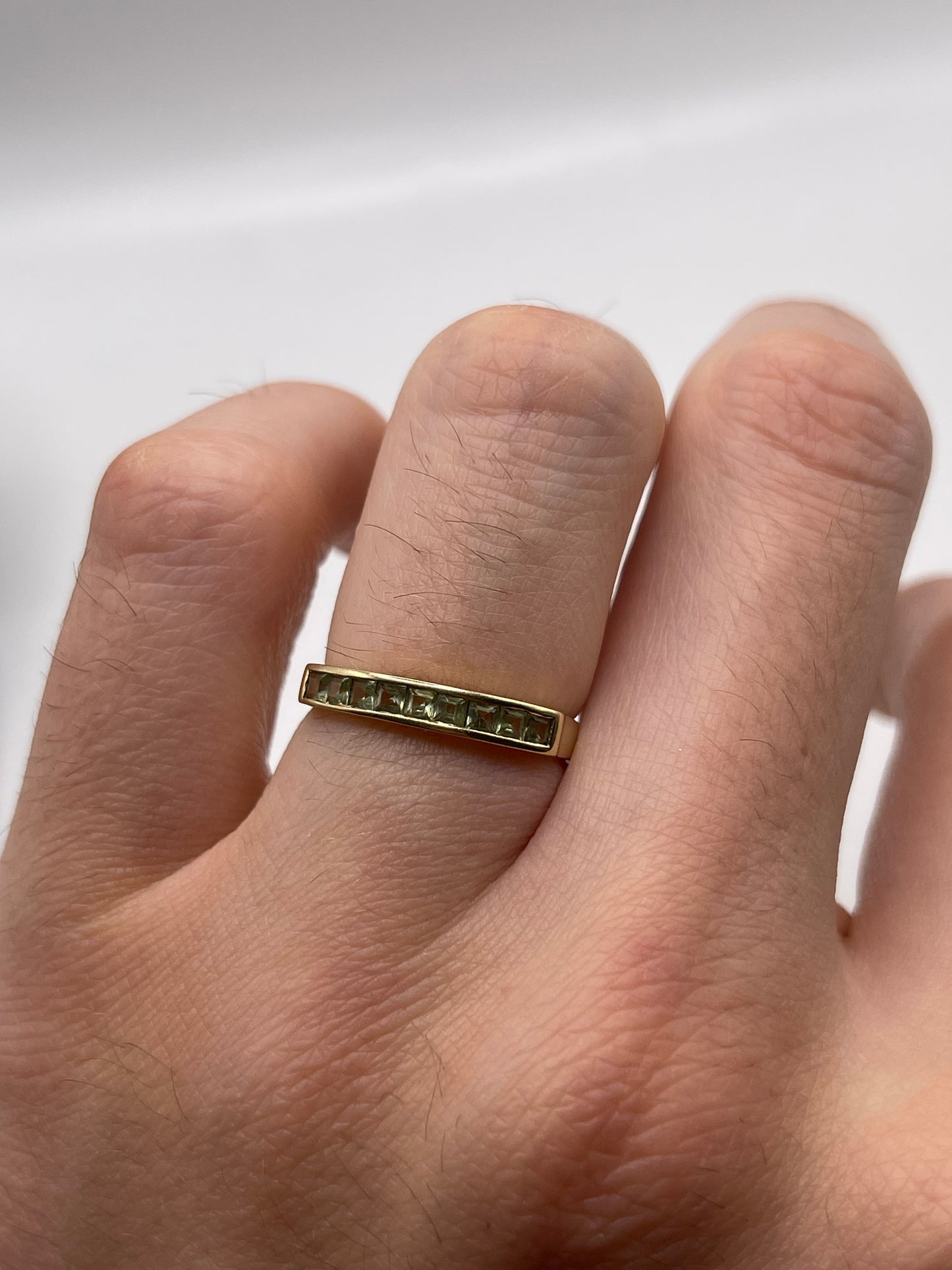 9ct gold peridot ring