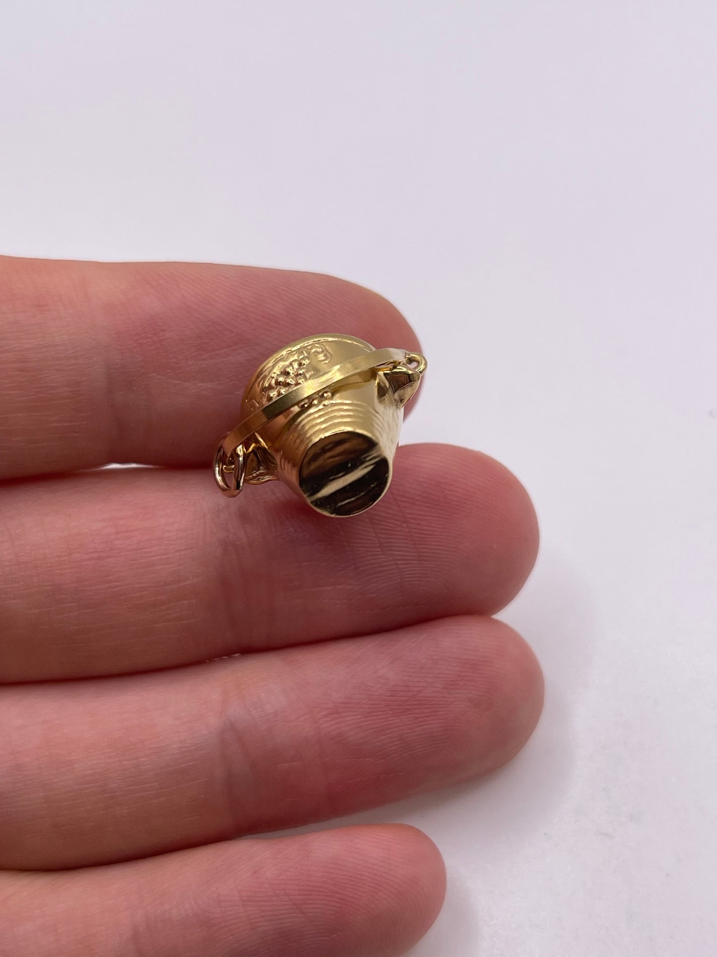 9ct gold wine charm
