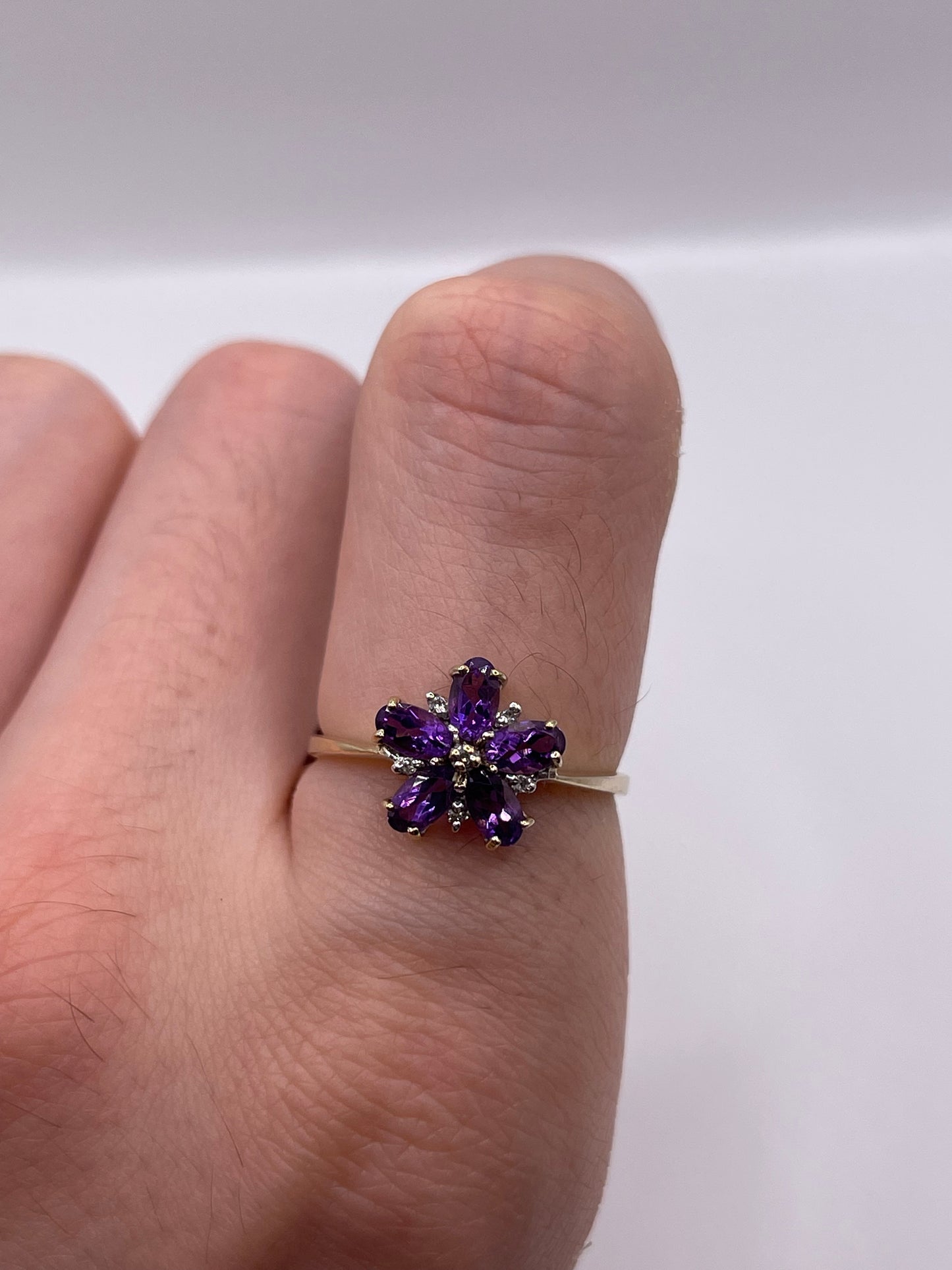 9ct gold amethyst and diamond ring