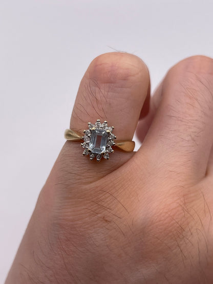 9ct gold aquamarine and diamond ring