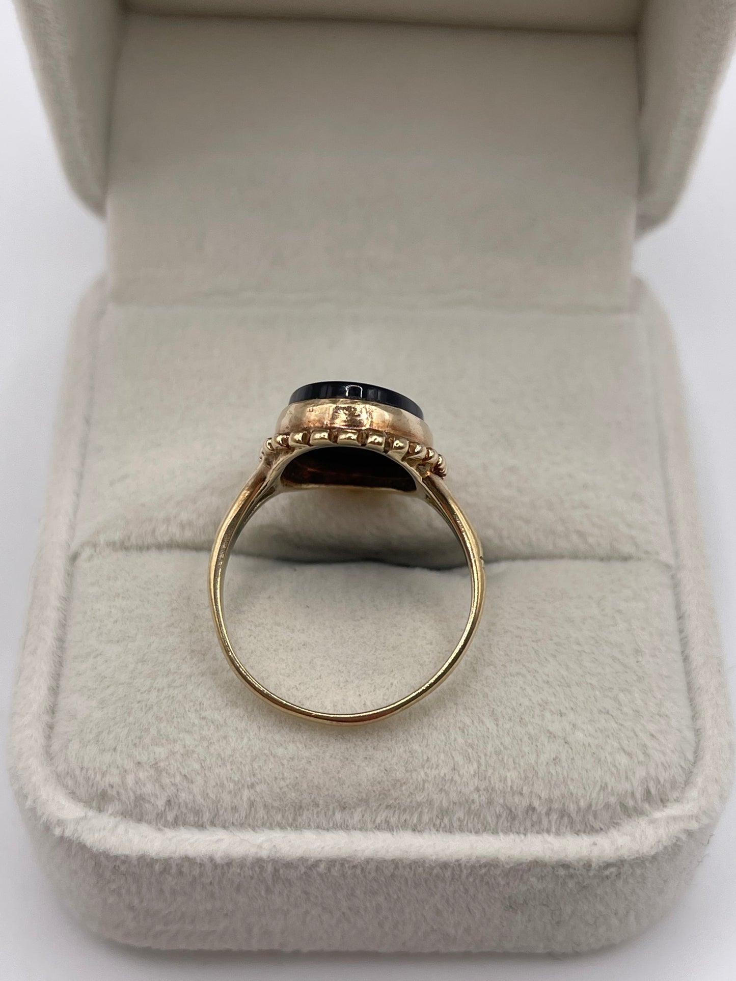 9ct gold onyx ring